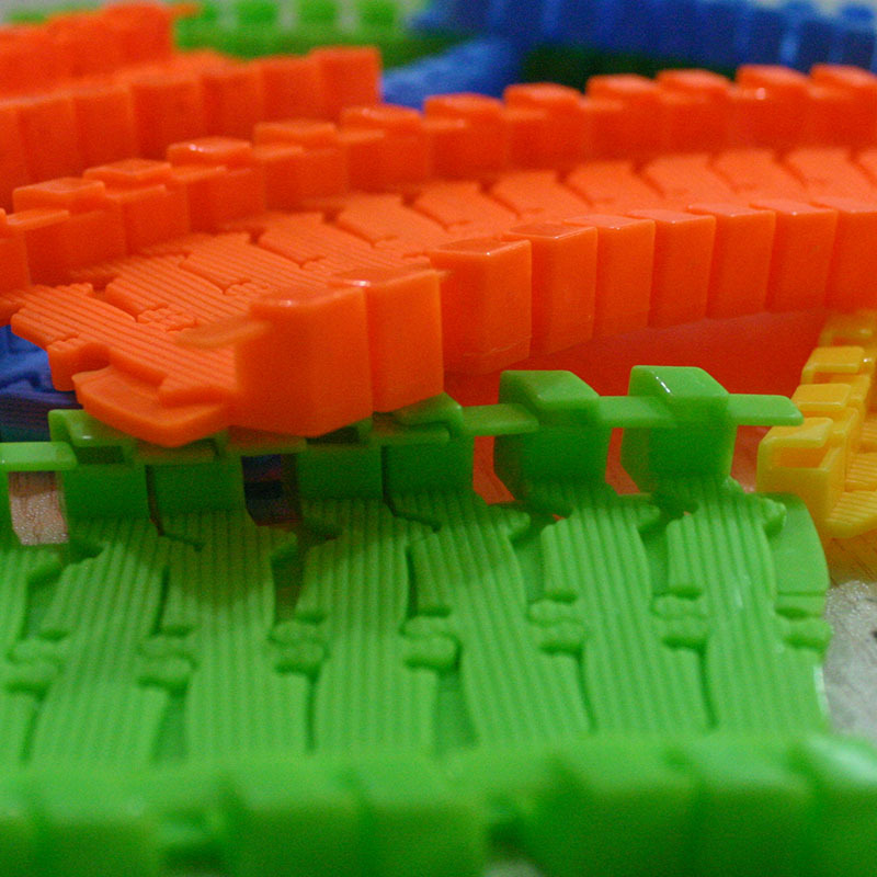 DIY Assemble Universal Racing  - đánh giá và giá Hot Wheels Car Track Sets